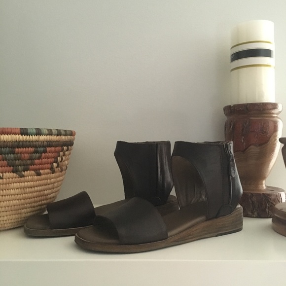 Anthropologie Gee Wawa Leather Gladiator Sandal - Picture 3 of 8